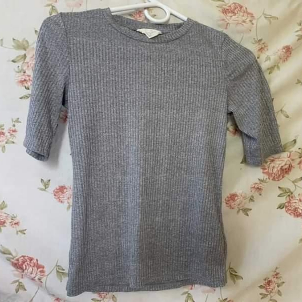 Gray fitted top - Picture 3 of 5